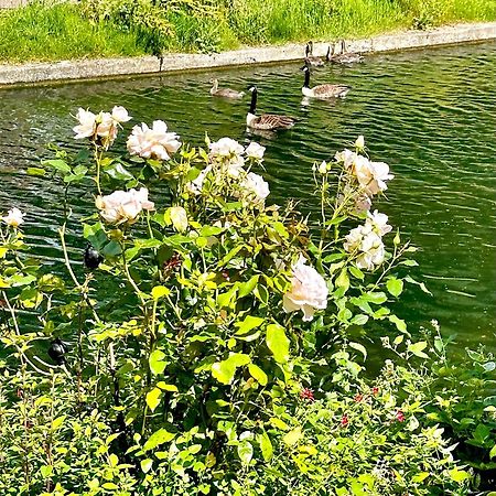 Amazing Location - City Of London- 2 Bedroom Stunning Canal View House With Private Garden,Parking & Balcony Bagian luar foto