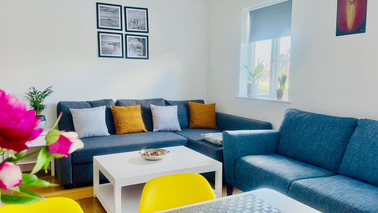 Amazing Location - City Of London- 2 Bedroom Stunning Canal View House With Private Garden,Parking & Balcony Bagian luar foto