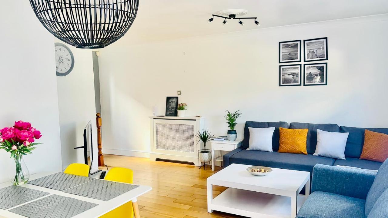 Amazing Location - City Of London- 2 Bedroom Stunning Canal View House With Private Garden,Parking & Balcony Bagian luar foto
