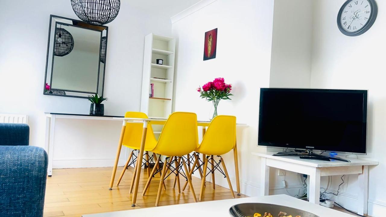 Amazing Location - City Of London- 2 Bedroom Stunning Canal View House With Private Garden,Parking & Balcony Bagian luar foto