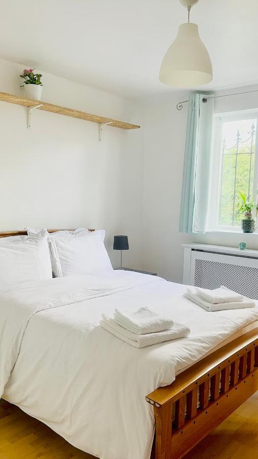 Amazing Location - City Of London- 2 Bedroom Stunning Canal View House With Private Garden,Parking & Balcony Bagian luar foto