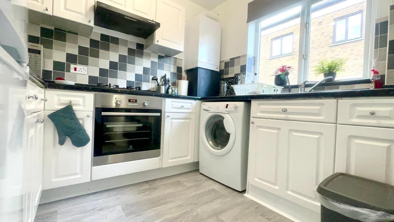 Amazing Location - City Of London- 2 Bedroom Stunning Canal View House With Private Garden,Parking & Balcony Bagian luar foto