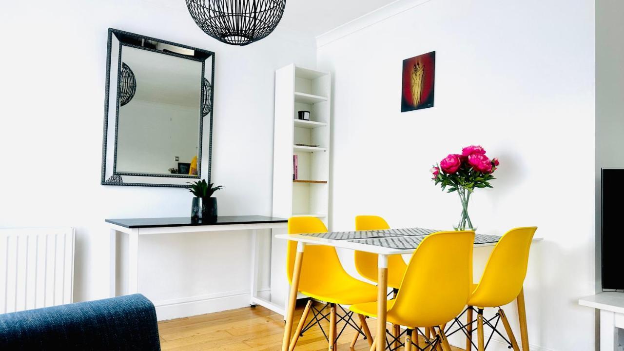 Amazing Location - City Of London- 2 Bedroom Stunning Canal View House With Private Garden,Parking & Balcony Bagian luar foto
