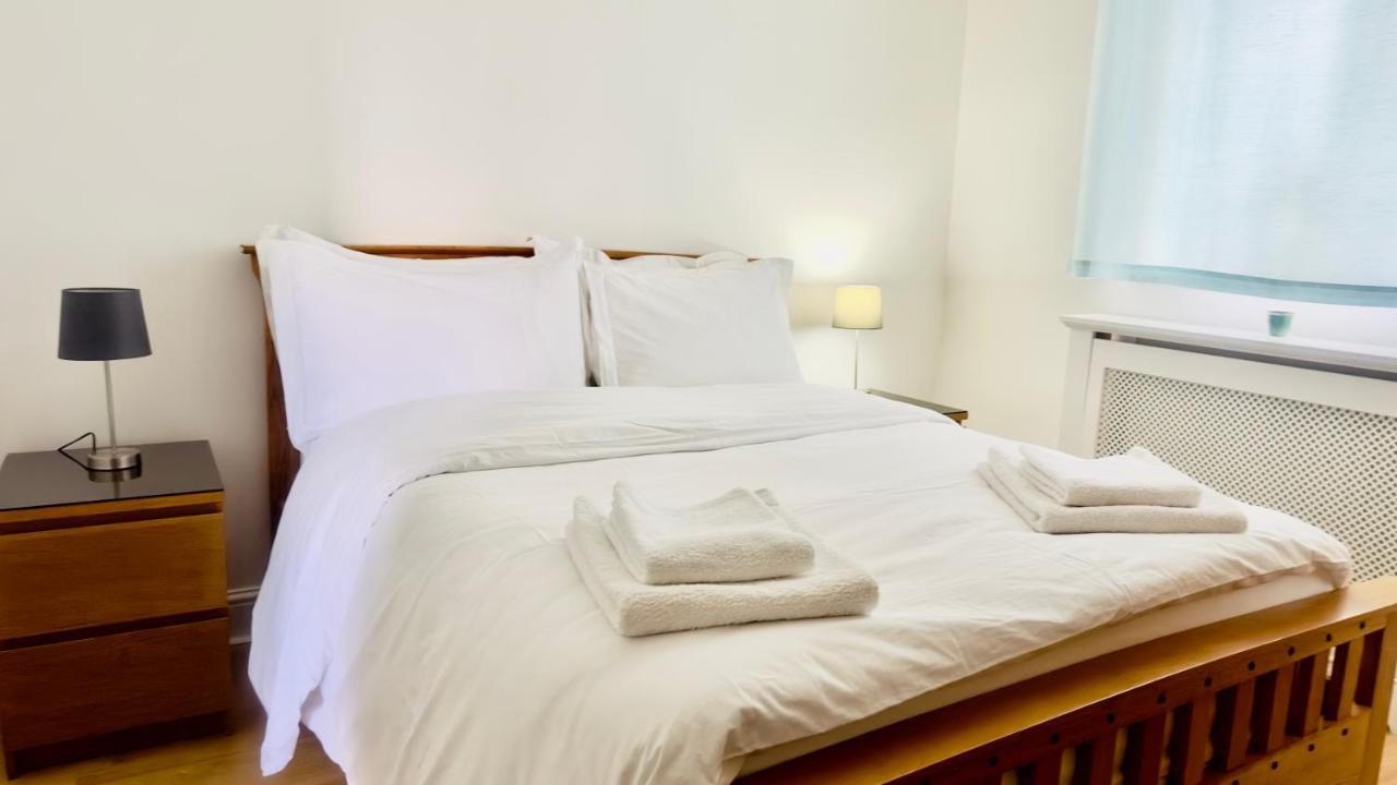 Amazing Location - City Of London- 2 Bedroom Stunning Canal View House With Private Garden,Parking & Balcony Bagian luar foto