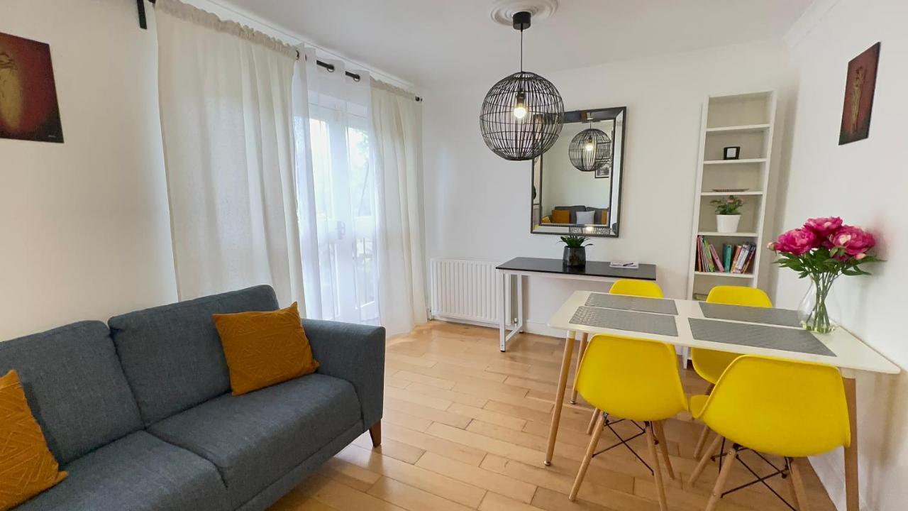 Amazing Location - City Of London- 2 Bedroom Stunning Canal View House With Private Garden,Parking & Balcony Bagian luar foto
