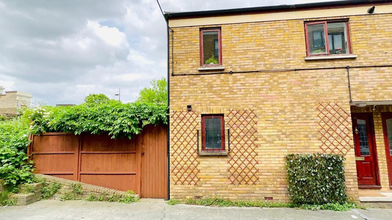 Amazing Location - City Of London- 2 Bedroom Stunning Canal View House With Private Garden,Parking & Balcony Bagian luar foto