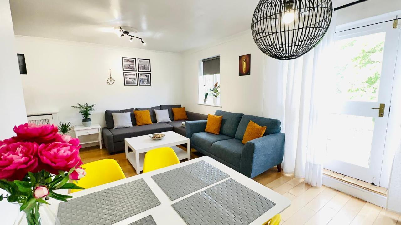 Amazing Location - City Of London- 2 Bedroom Stunning Canal View House With Private Garden,Parking & Balcony Bagian luar foto