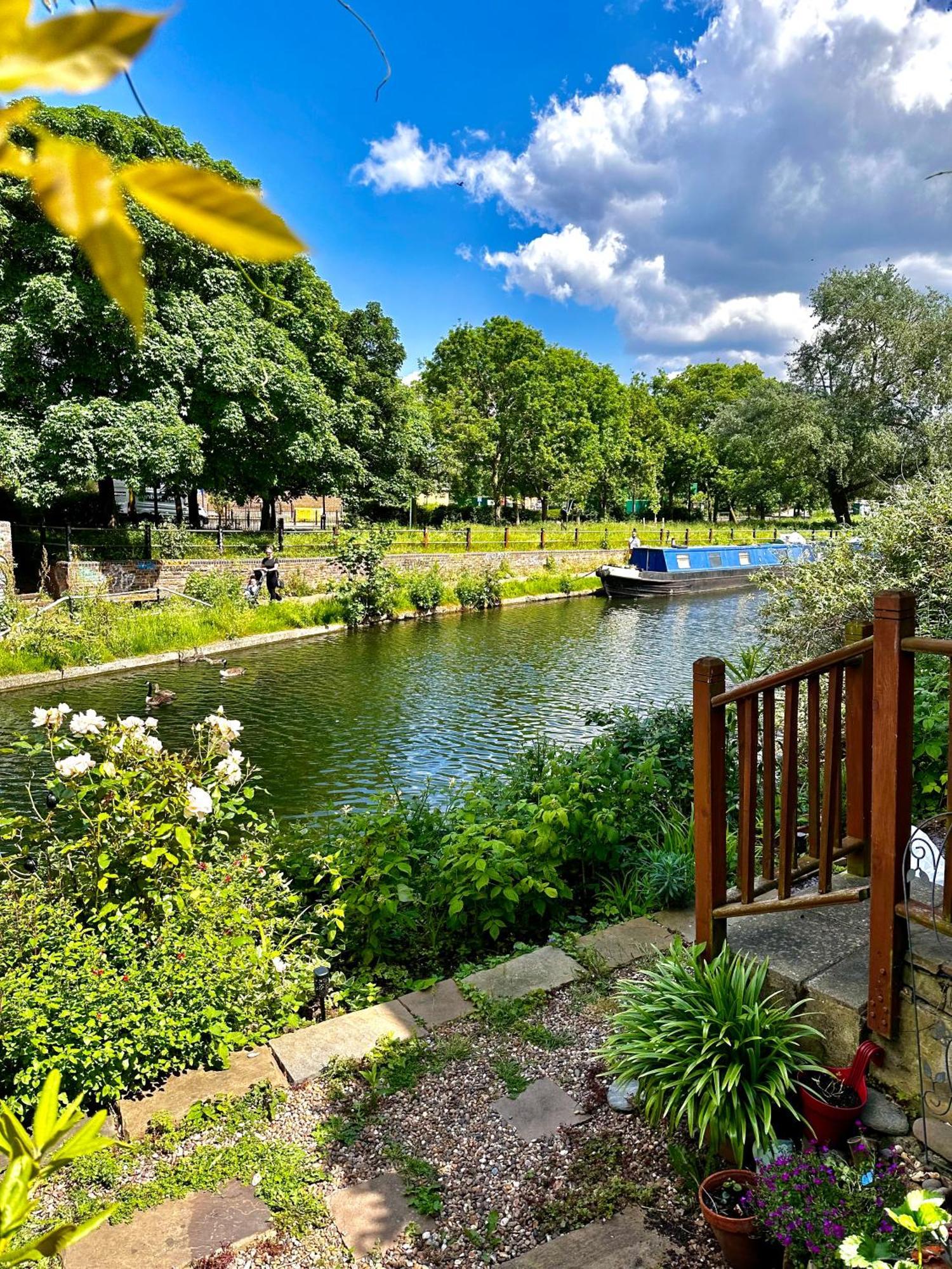 Amazing Location - City Of London- 2 Bedroom Stunning Canal View House With Private Garden,Parking & Balcony Bagian luar foto