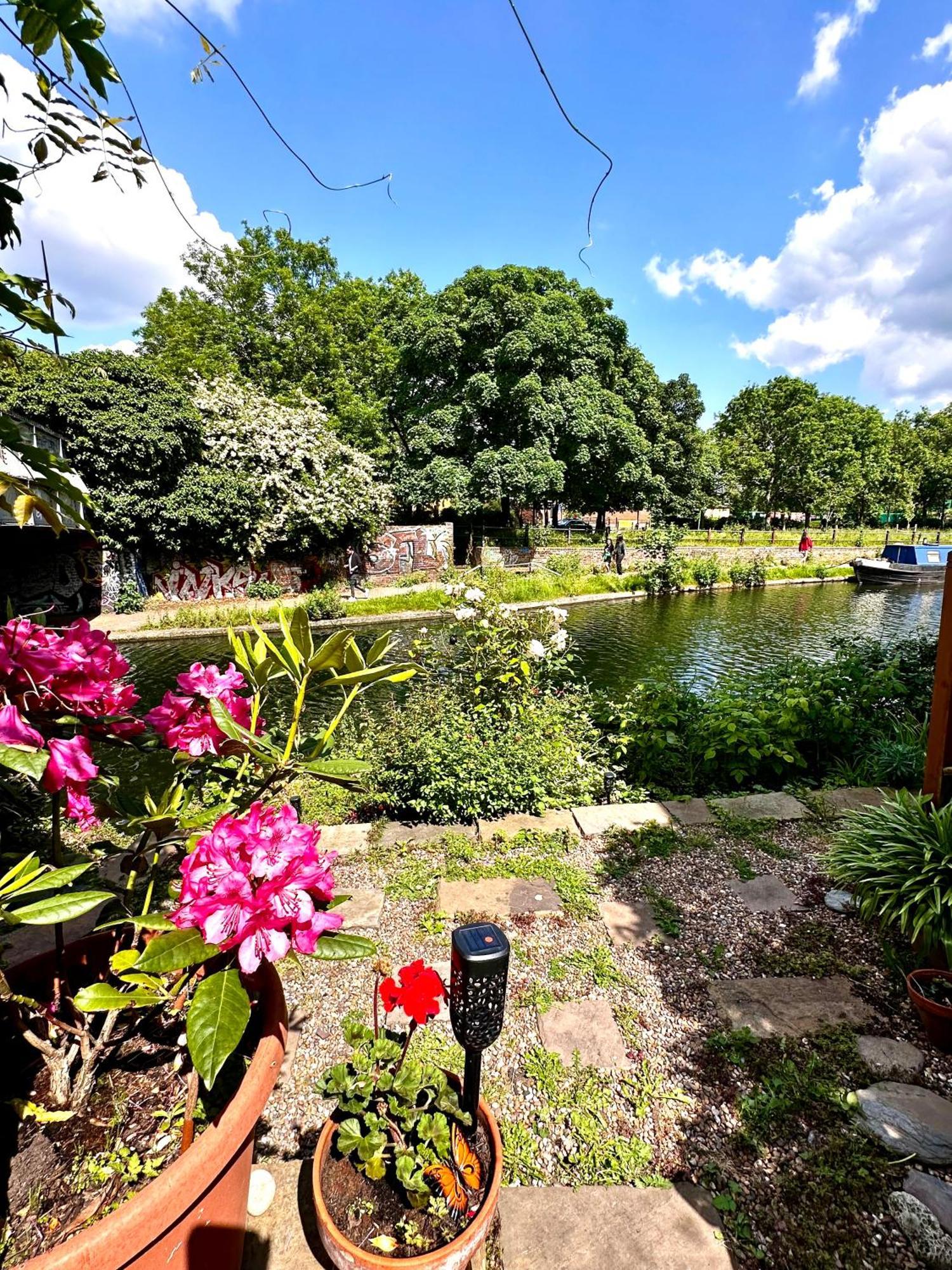 Amazing Location - City Of London- 2 Bedroom Stunning Canal View House With Private Garden,Parking & Balcony Bagian luar foto